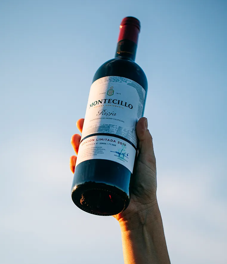 Botella Montecillo Edición Limitada 2019 bajo el cielo